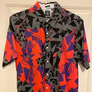 Volcom Men’s button up short sleeve shirt